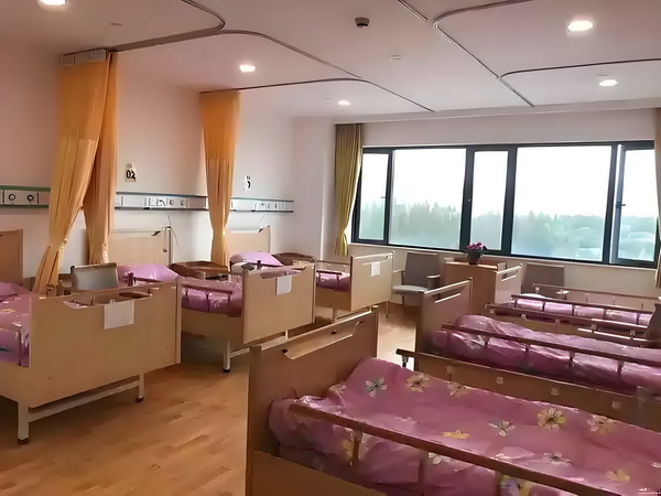 2025深圳户口落户政策_不断挑战底线，凉凉不可避免！香港一步步失去了内地游客的市场！ 凉凉这样做下继续未来还会去